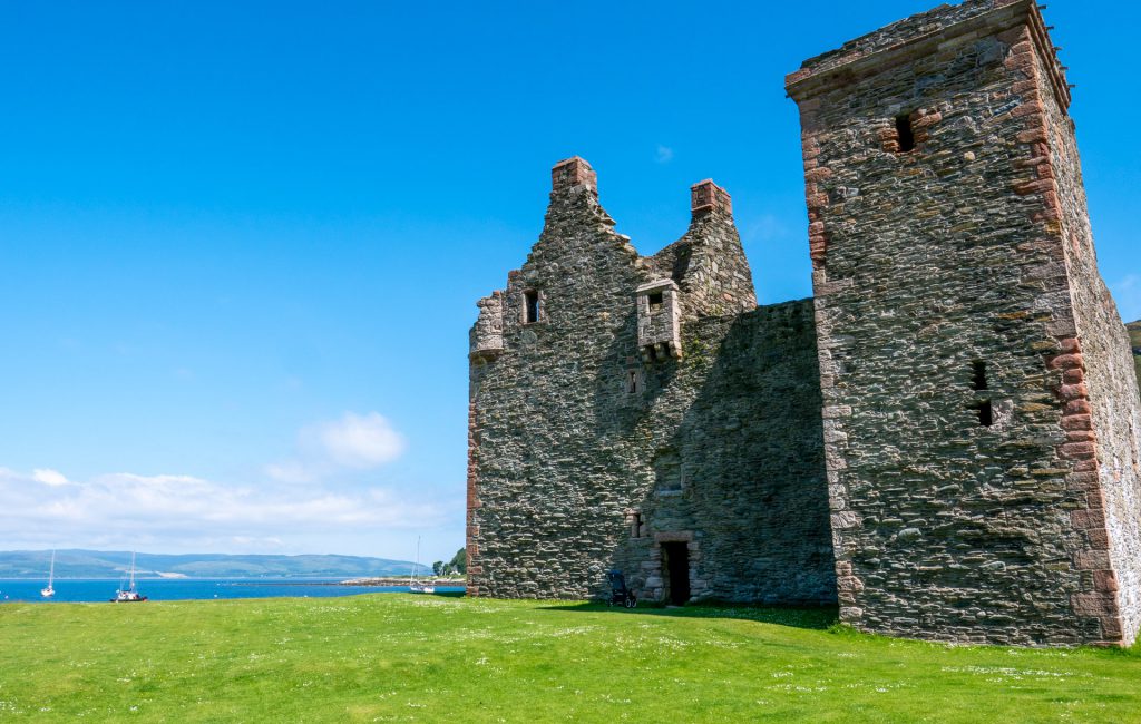 Lochranza Castle